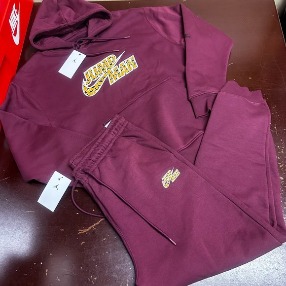 Jordan Mens Maroon Standard Fit Long Sleeve Pockets Hoodie And Jogger Sweatsuit